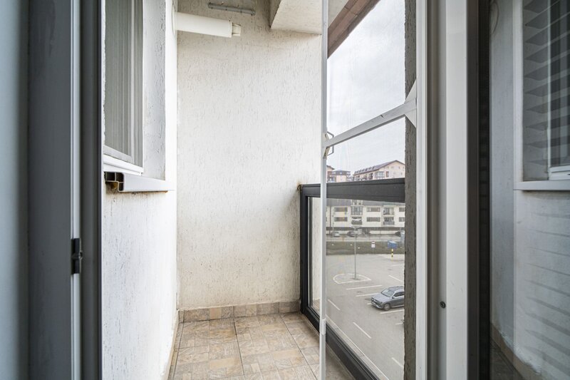 Studio 37 mp, nou mobilat, etaj 4, lift, situat langa Penny Market - Rezervelor