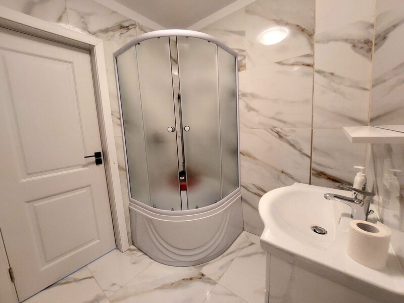 Studio 37 mp, nou mobilat, etaj 4, lift, situat langa Penny Market - Rezervelor
