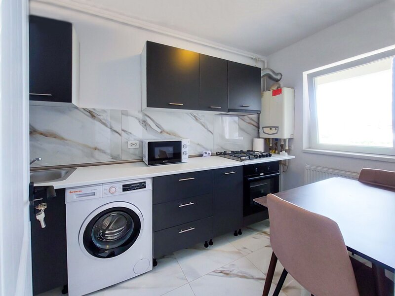 Studio 37 mp, nou mobilat, etaj 4, lift, situat langa Penny Market - Rezervelor